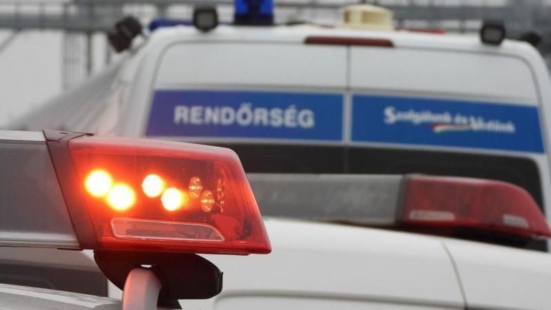 A szúrás után a tettes eltűnt egy ellopott járművel, és Heves környékén is felbukkanhat a keresett bűnöző.