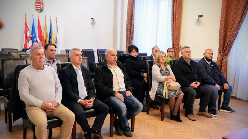 Nógrádban megpendítették a pénzfát, és most ezek a városok élvezhetik a bőséges áldás cseppjeit.