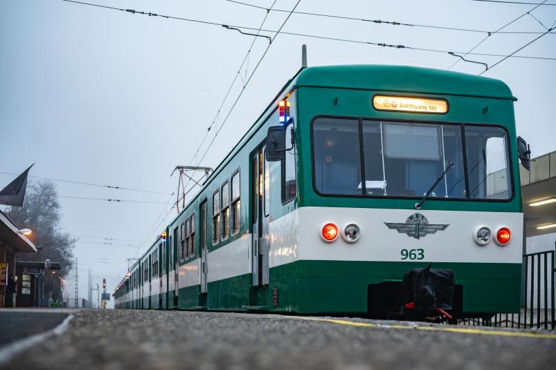 MÁV-vezető: A felújított vonatokkal, a megszokott menetrendi rend szerint folytatódik a HÉV közlekedése (képválogatás) - Liner.hu