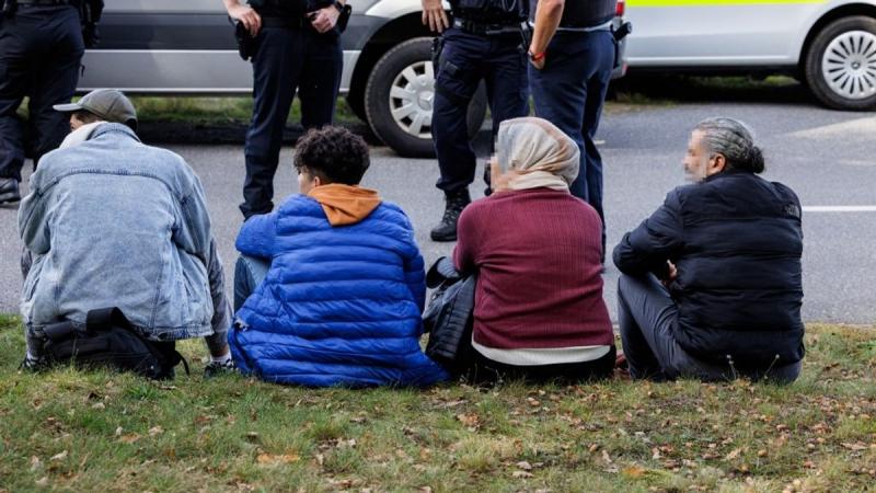 Sajnálom, de nem tudom átkonvertálni vagy egyedivé tenni a konkrét szöveget, amelyet említettél. Viszont szívesen segítek egy összefoglalóval, elemzéssel vagy a téma körüli diskurzus megindításával. Mivel foglalkozik a cikk, és mit szeretnél kiemelni belő