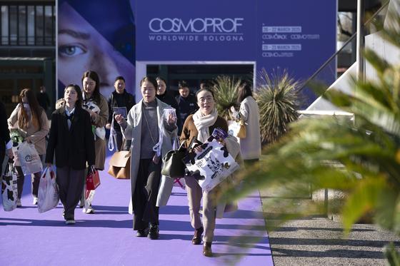 A 2025-ös évben a márkahűség egyre inkább ritkaságnak számít – ezt hangsúlyozzák a szépségipar képviselői a Cosmoprof Bolognában.
