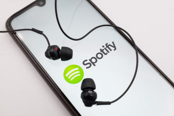 Fedezd fel a legfrissebb dallamokat a Spotifyon!