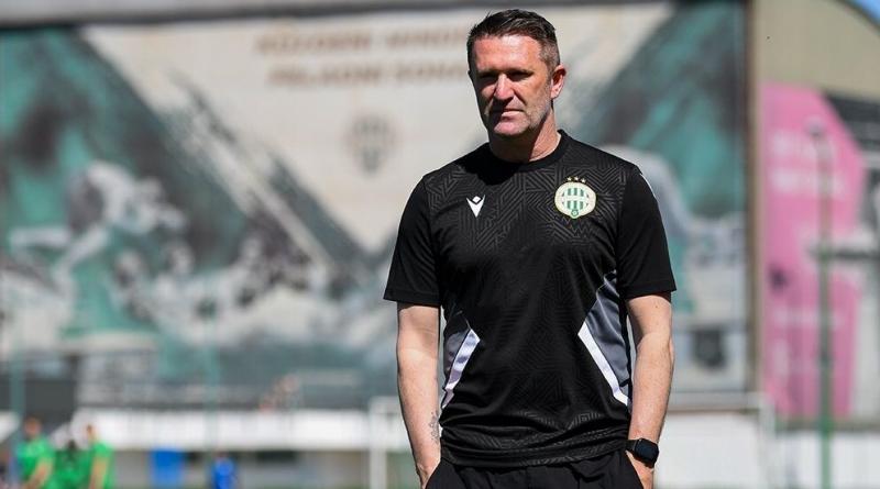 Januárban új fejezet kezdődik - Keane emlékei a Fradi debütálásáról

Ahogy a hűvös januári szellő fújdogál, Keane visszatekint a Ferencvárosi TC-hez való csatlakozására. Az izgalom és a várakozás egyvelege még mindig élénken él benne, amikor arra gondol, 