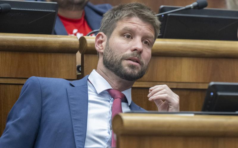 A PS úgy mozog, ahogy Fico dirigál?