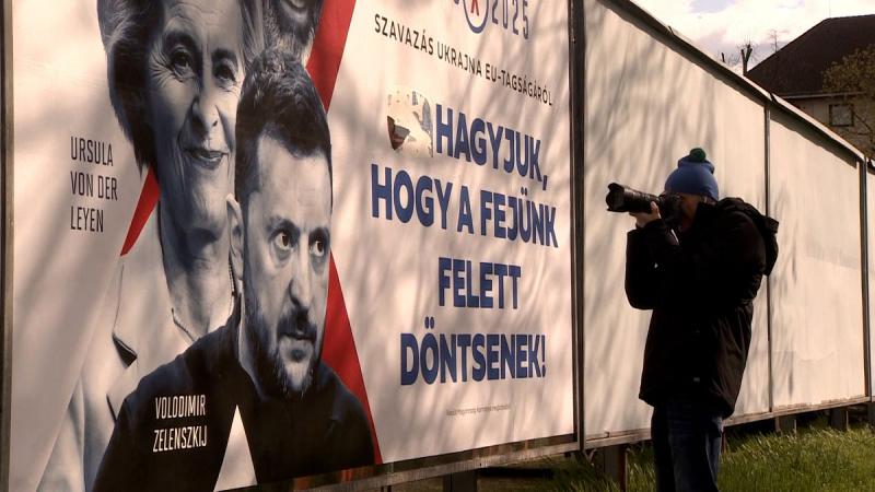 A politikai plakátok elleni magyar kampány sikeresen bontogatja szárnyait.