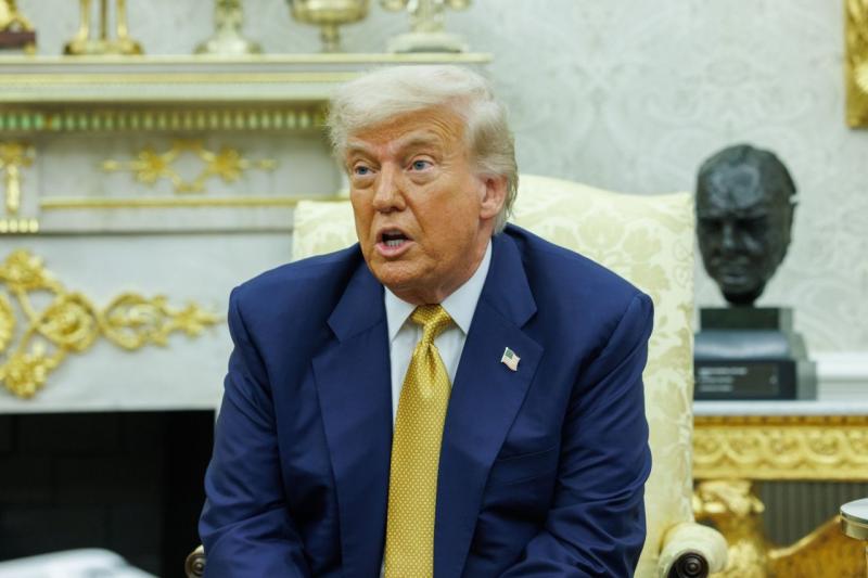 Trump meglehetősen szokatlan kérdéssel rukkolt elő a Putyinnal való találkozója előtt, ami valószínűleg mosolyt csalhatott az orosz elnök arcára. Az esemény valóságos komédia lehetett, ahol Putyin aligha tudta visszatartani a nevetést.